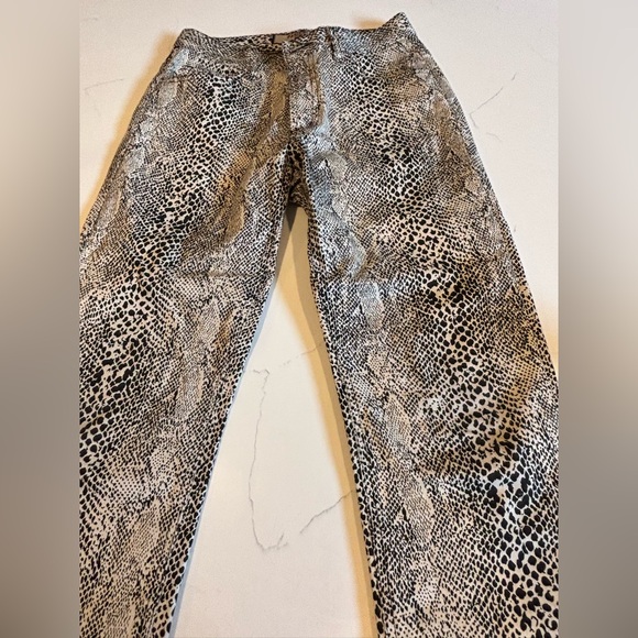 Paris Blues Animal Print Pants in Black and White snake print. New-Ankle or crop - Picture 1 of 7